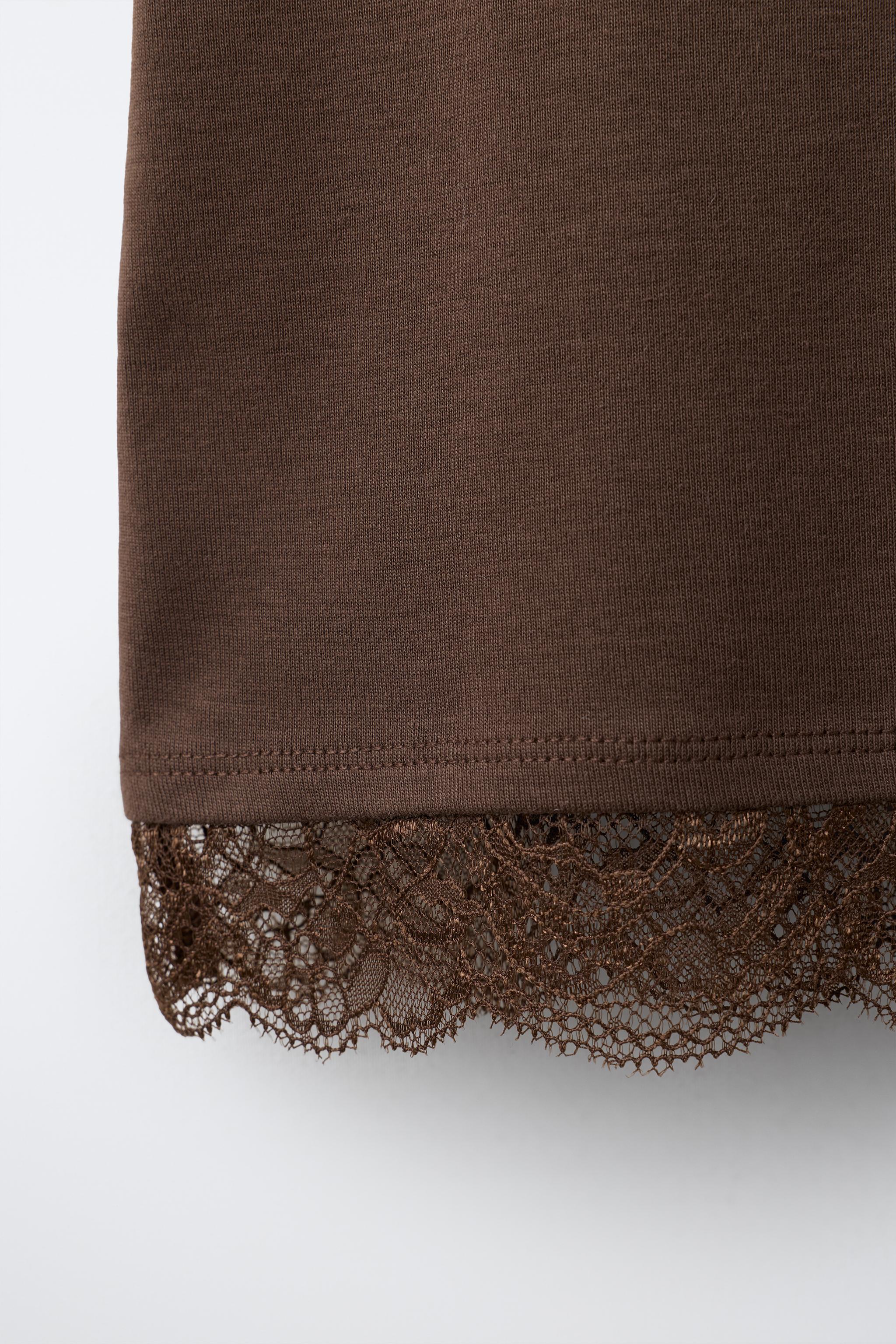 STUDDED LACE HEM T-SHIRT